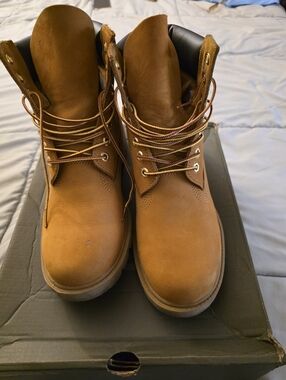 OG Timberland Boots for men size 8. Like New